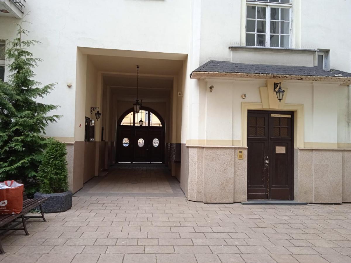 Wood Stara Ochota Homestay *